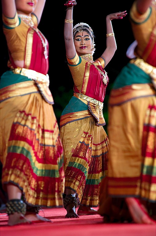 Sri Devi Nithralaya (Bharatanatyam) (Mamallapuram Dance Festival 2012 - Kuchipudi i nie tylko)